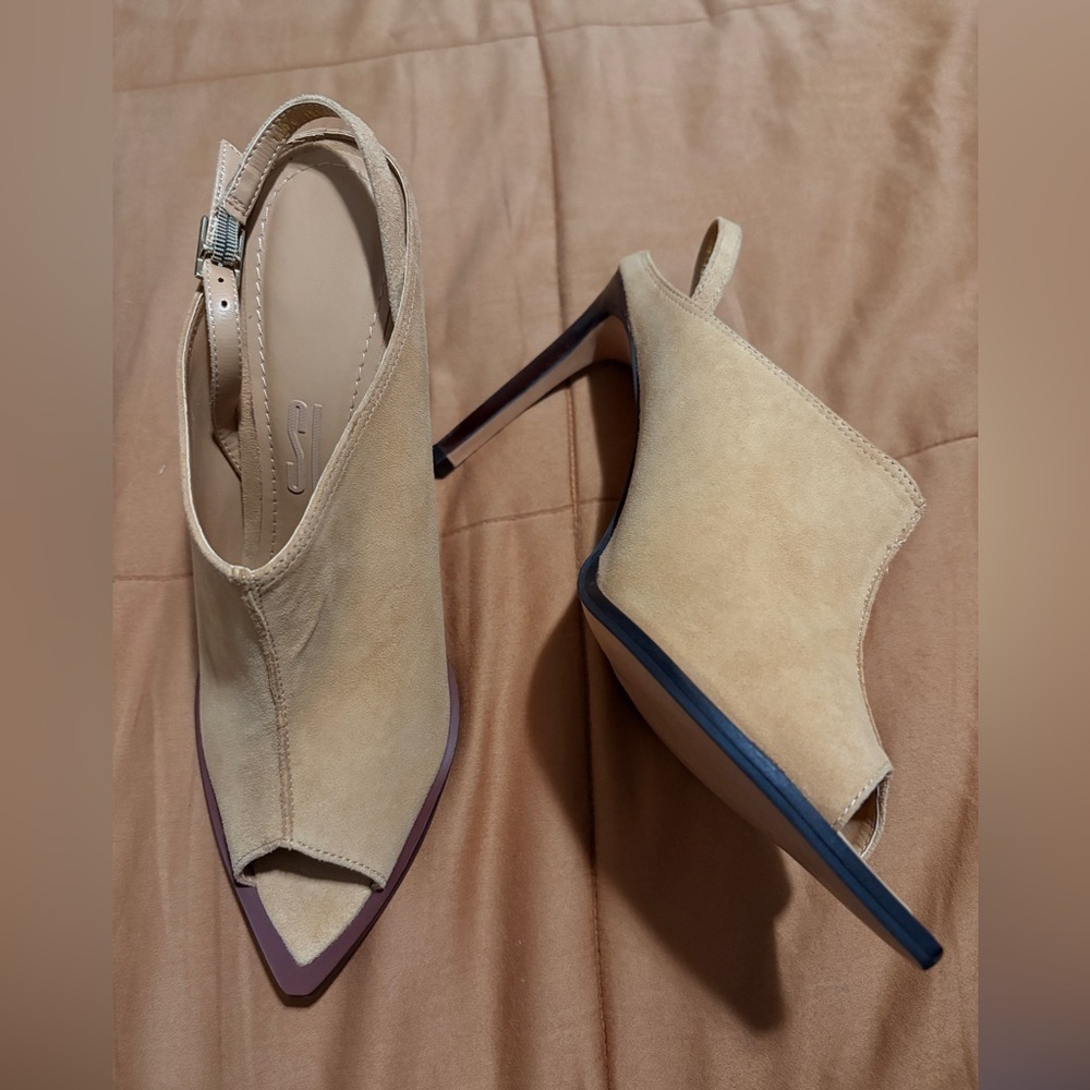 SANTA LOLLA Beige Peep-Toe Heels